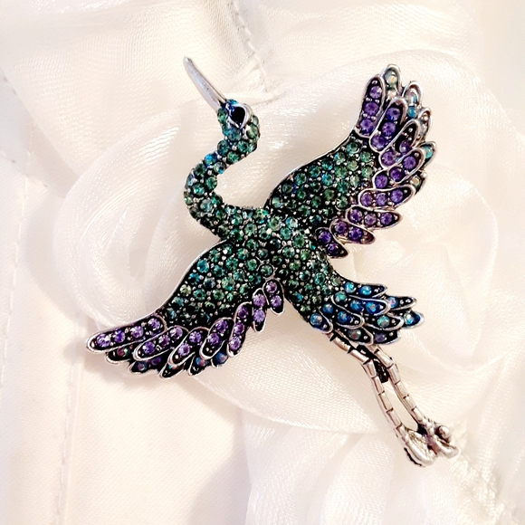 Jewelry - Majestic Crane Bird Brooch